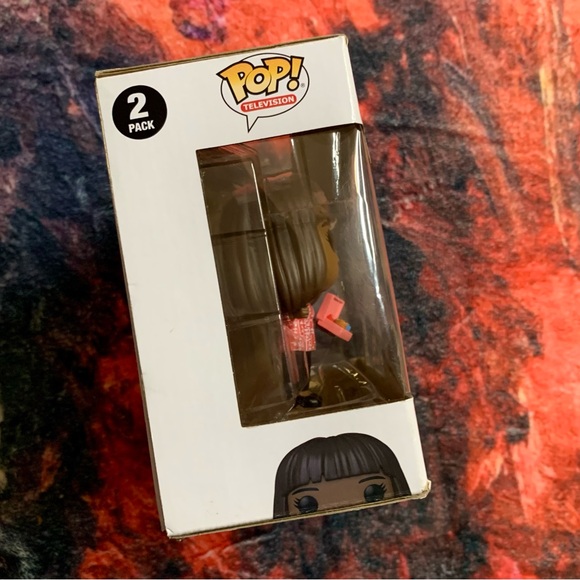💛 Parks and Recreation Donna & Ben Treat Yo Self Funko Pop Set - NWT - Picture 7 of 9
